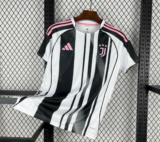 Koop Nu het Juventus Voetbalshirt 2025/26 in de Sale!